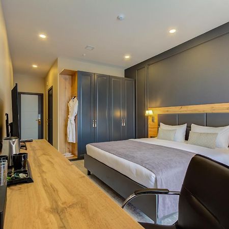 Aurum Hotel Biszkek Zewnętrze zdjęcie
