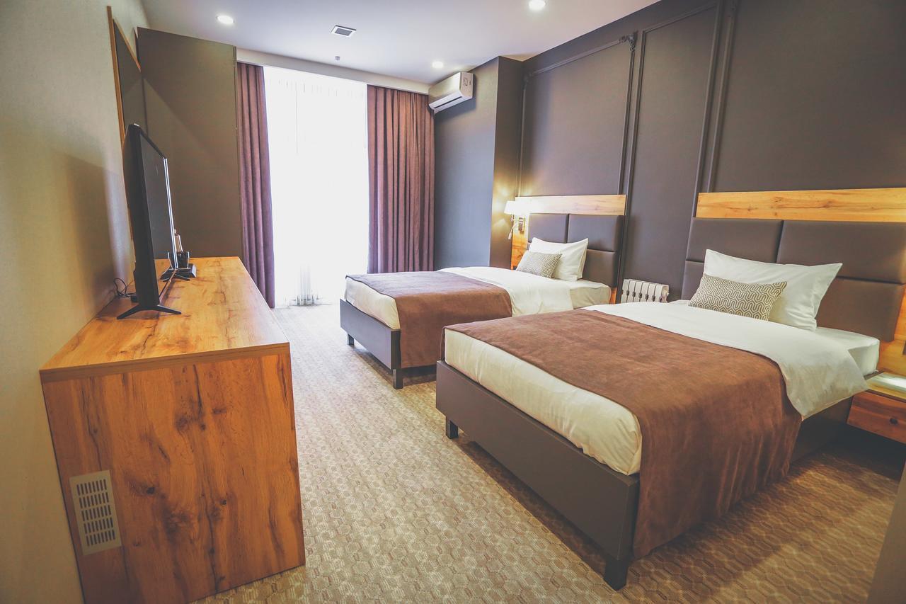 Aurum Hotel Biszkek Zewnętrze zdjęcie